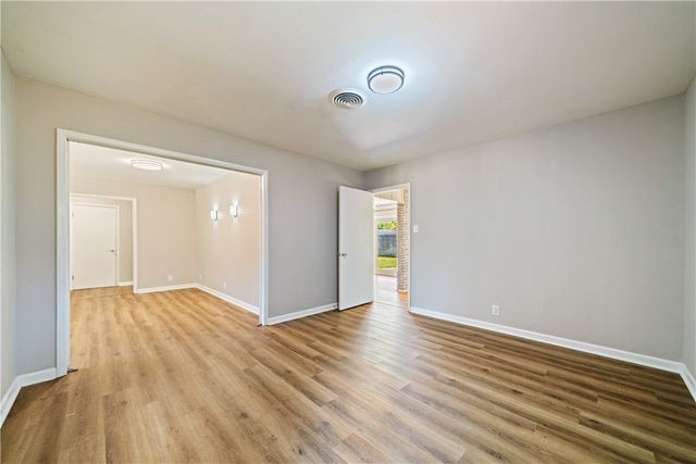 429 Montclair Dr, Corpus Christi, TX 78412
