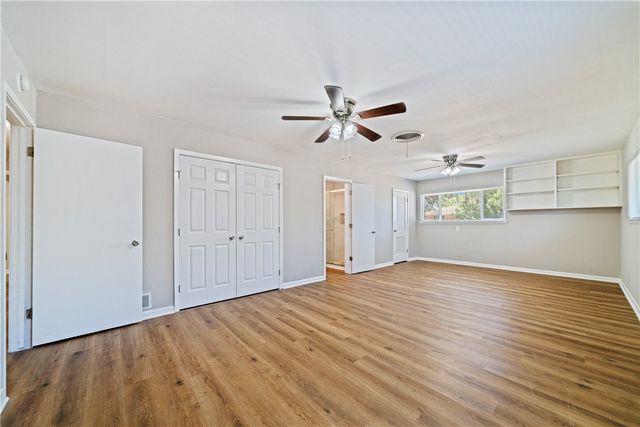 429 Montclair Dr, Corpus Christi, TX 78412