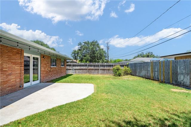 429 Montclair Dr, Corpus Christi, TX 78412