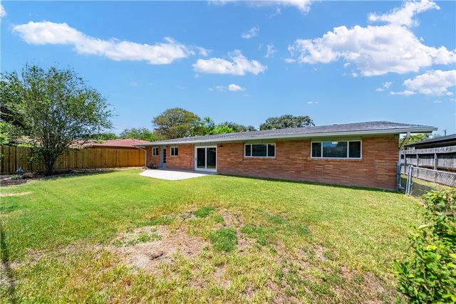 429 Montclair Dr, Corpus Christi, TX 78412