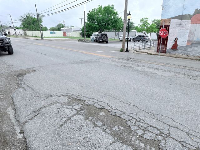 219 N Pearl Street, Trenton, TX 75490