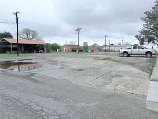 219 N Pearl Street, Trenton, TX 75490