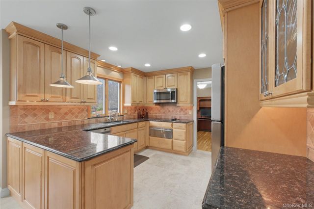 131 Eleanor Drive, Mahopac, NY 10541