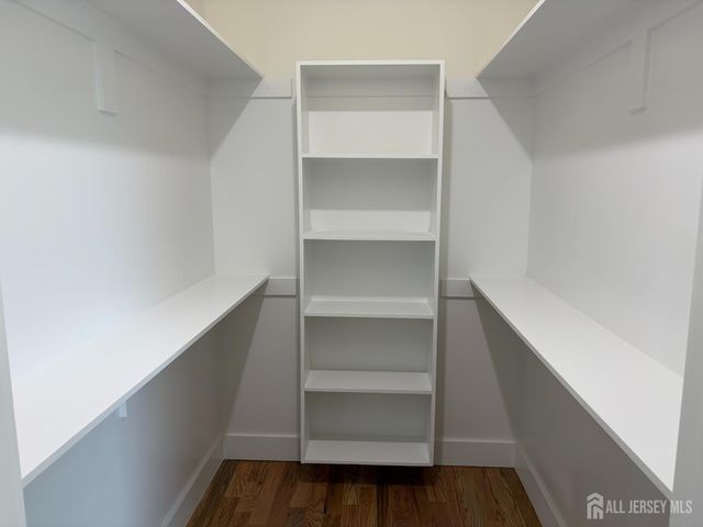 122 Arthur Avenue, Colonia, NJ 07067