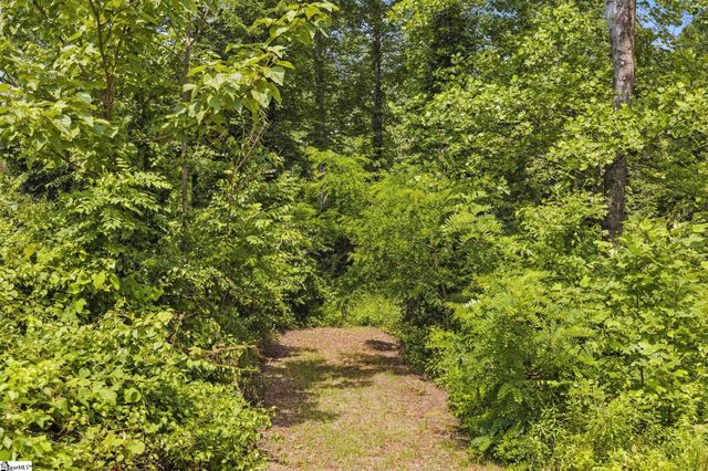 000 Silverglen Way, Hendersonville, NC 28792