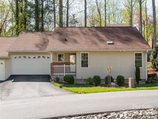 210 Allen Paul Drive, Hendersonville, NC 28791
