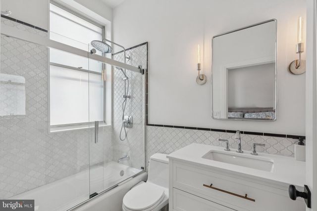 207 S 24TH ST, Philadelphia, PA 19103