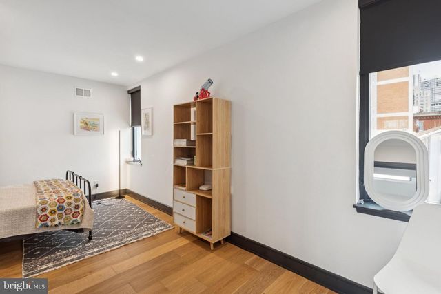 207 S 24TH ST, Philadelphia, PA 19103
