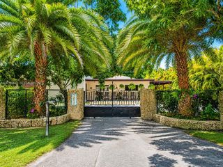 7650 SW 128th Street, Pinecrest, FL 33156