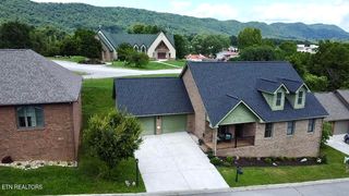 135 Whisper Creek Rd, Lafollette, TN 37766