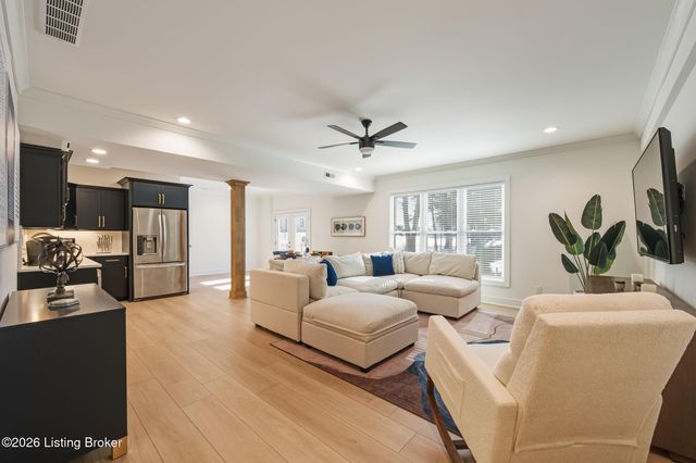 17605 Fox Spring Way, Louisville, KY 40245