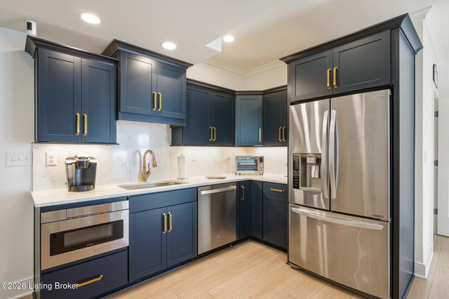 17605 Fox Spring Way, Louisville, KY 40245