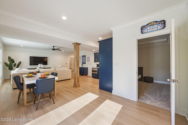 17605 Fox Spring Way, Louisville, KY 40245