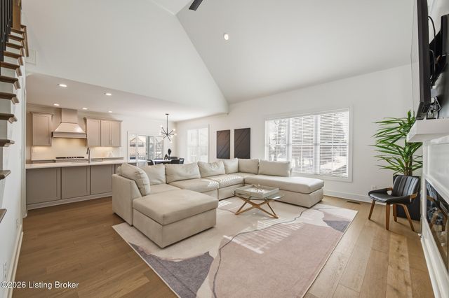 17605 Fox Spring Way, Louisville, KY 40245