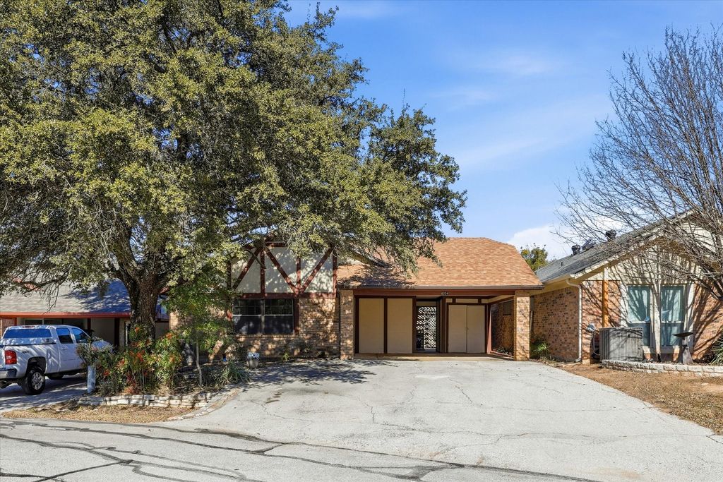 6234 Tezcuco Court, Granbury, TX 76049