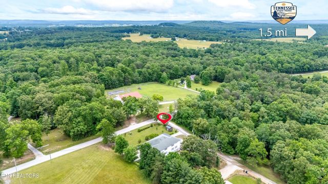34 Rozzel Rd, Pikeville, TN 37367