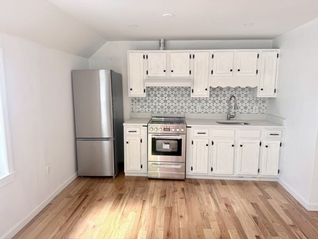 208 Green Street 2, Weymouth, MA 02190