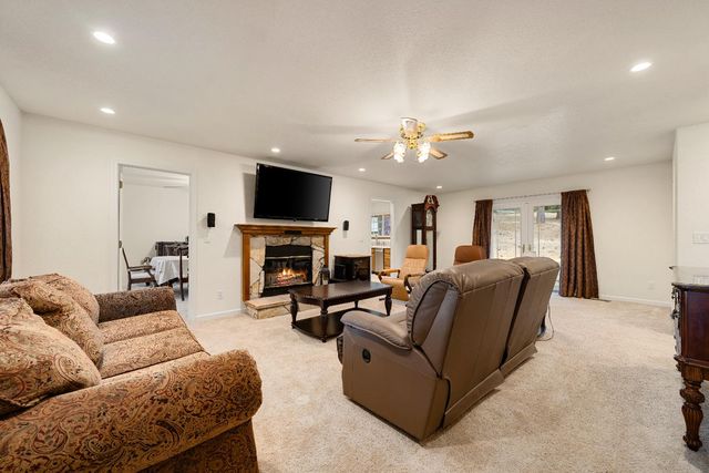 3597 Camino Hills Dr, Camino, CA 95709