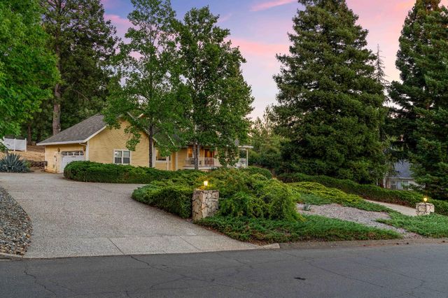 3597 Camino Hills Dr, Camino, CA 95709