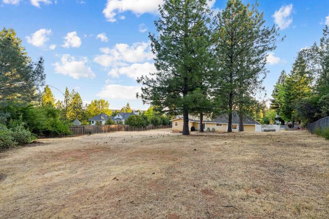 3597 Camino Hills Dr, Camino, CA 95709