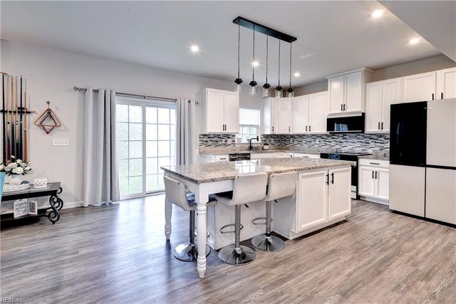 168 Boxwood LN, Smithfield, VA 23430