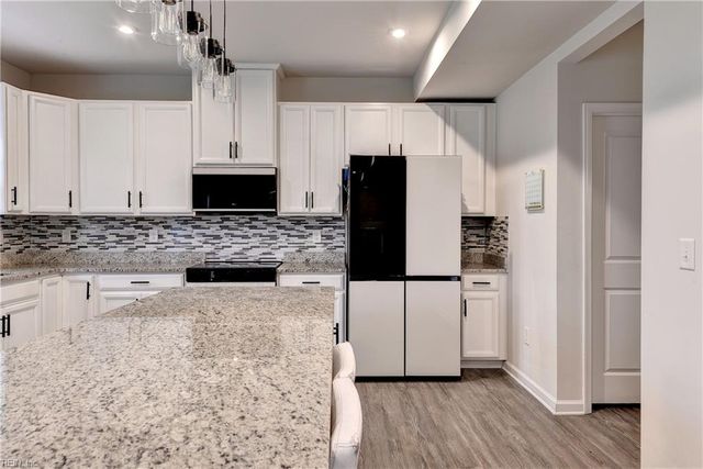 168 Boxwood LN, Smithfield, VA 23430