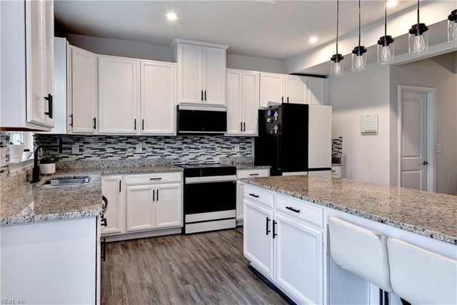 168 Boxwood LN, Smithfield, VA 23430