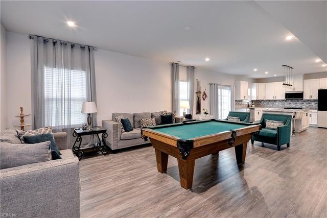 168 Boxwood LN, Smithfield, VA 23430