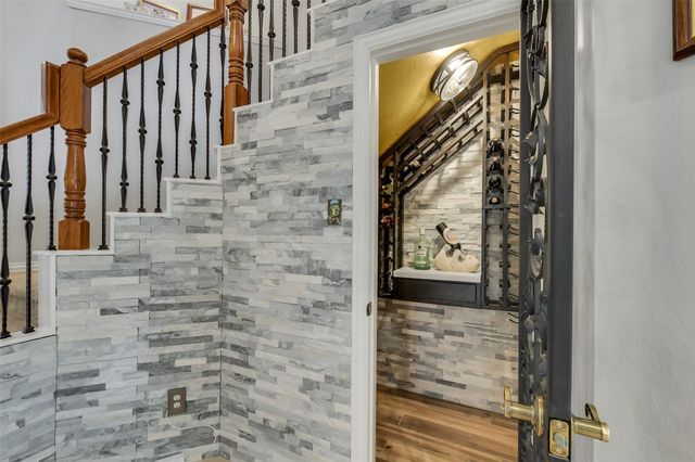 7 Larkspur Trail, The Woodlands, TX 77382