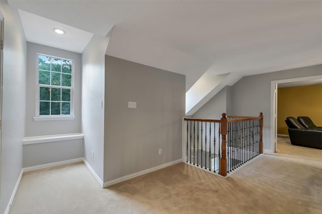 7 Larkspur Trail, The Woodlands, TX 77382