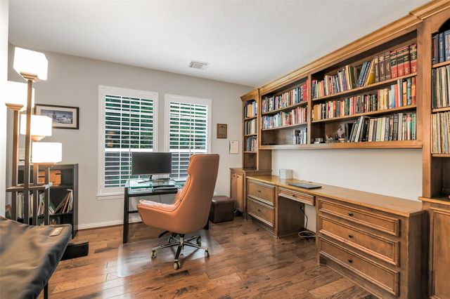 7 Larkspur Trail, The Woodlands, TX 77382