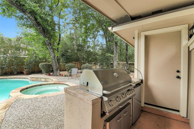 7 Larkspur Trail, The Woodlands, TX 77382