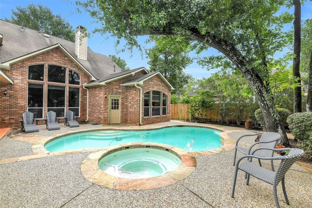 7 Larkspur Trail, The Woodlands, TX 77382
