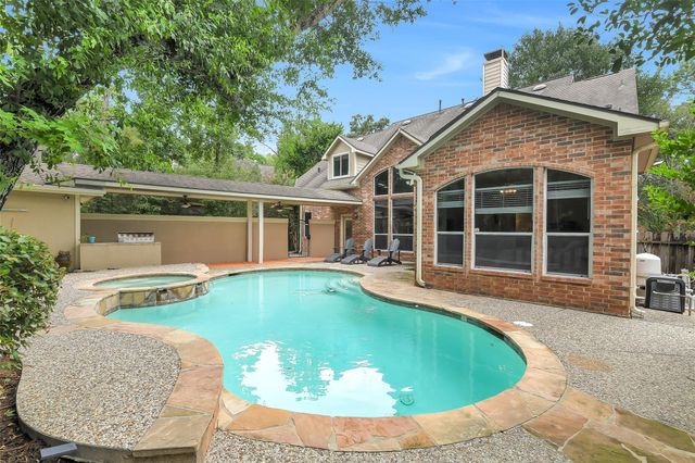 7 Larkspur Trail, The Woodlands, TX 77382