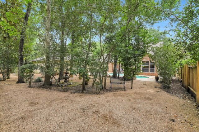 7 Larkspur Trail, The Woodlands, TX 77382