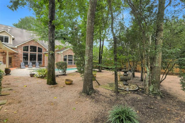 7 Larkspur Trail, The Woodlands, TX 77382
