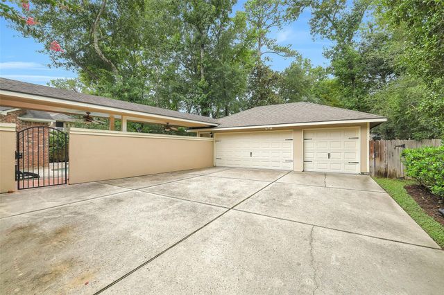 7 Larkspur Trail, The Woodlands, TX 77382