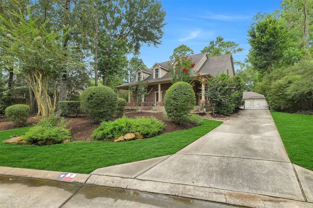 7 Larkspur Trail, The Woodlands, TX 77382