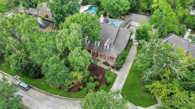 7 Larkspur Trail, The Woodlands, TX 77382