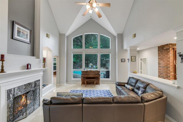 7 Larkspur Trail, The Woodlands, TX 77382