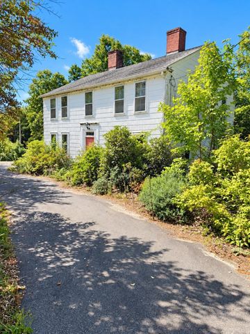 153 Johnny Appleseed Ln, Leominster, MA 01453