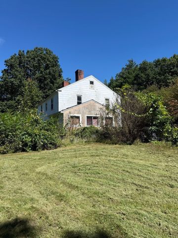 153 Johnny Appleseed Ln, Leominster, MA 01453