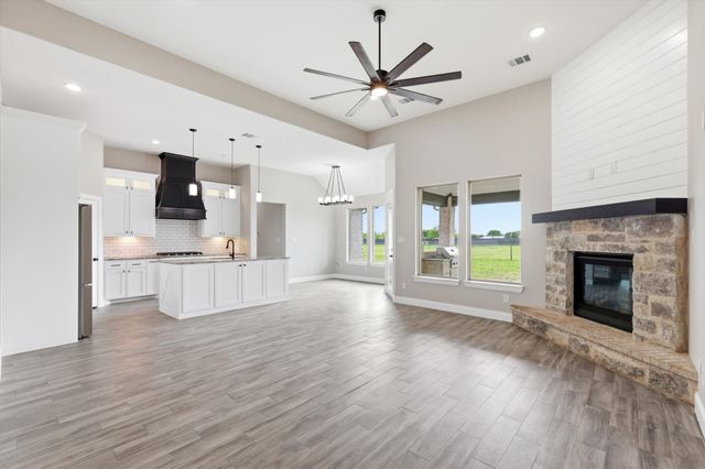 8190 Kassandra Drive, Sanger, TX 76266