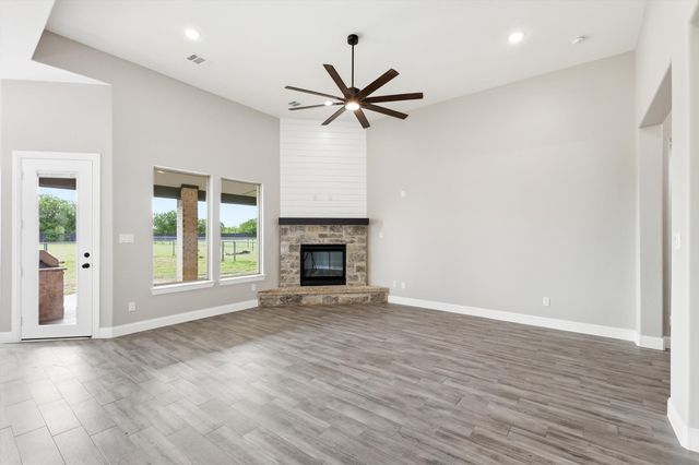 8190 Kassandra Drive, Sanger, TX 76266