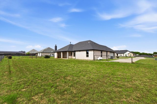 8190 Kassandra Drive, Sanger, TX 76266