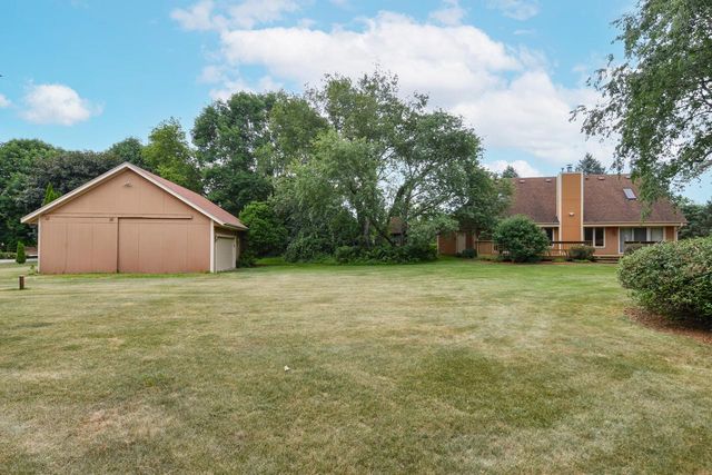 W270N6983 Woodland Oaks DRIVE, Lisbon, WI 53089