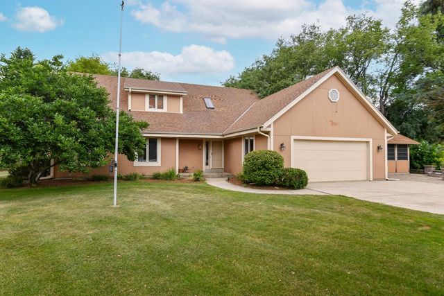 W270N6983 Woodland Oaks DRIVE, Lisbon, WI 53089