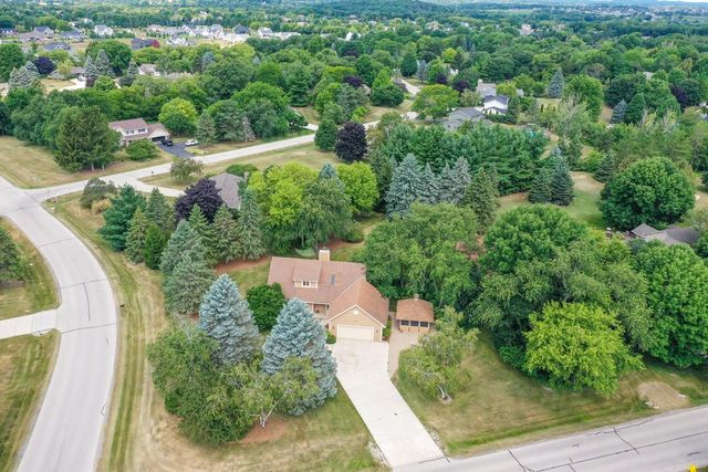 W270N6983 Woodland Oaks DRIVE, Lisbon, WI 53089