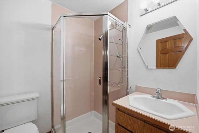 18461 Ballinger Way NE, Lake Forest Park, WA 98155