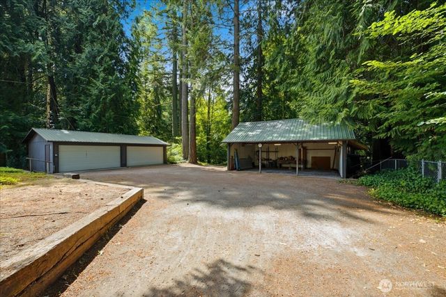 18461 Ballinger Way NE, Lake Forest Park, WA 98155